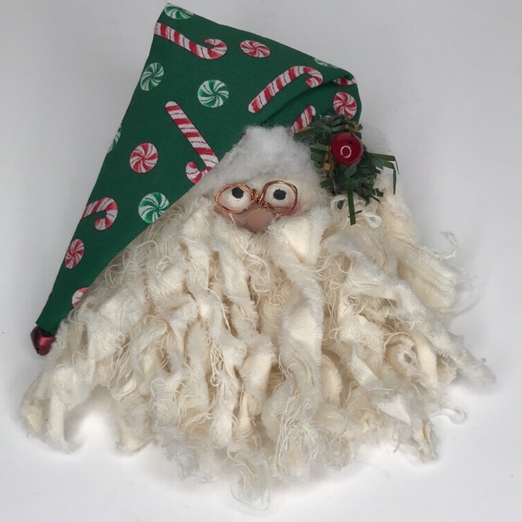 Santa Holiday Pin Brooch - Picture 1 of 3